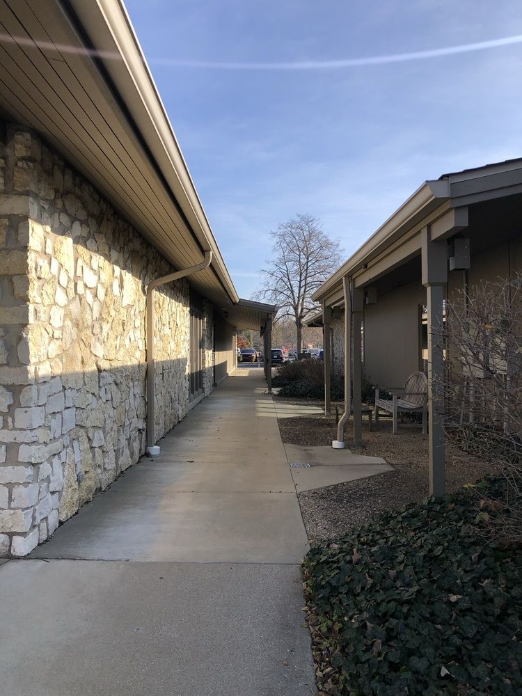 Medical/ Professional Office : 360 Plaza Drive, Suite 1B, Columbus, IN 47201